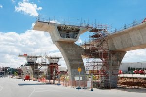 fomento del seguro de caución. Construcción de una autovía